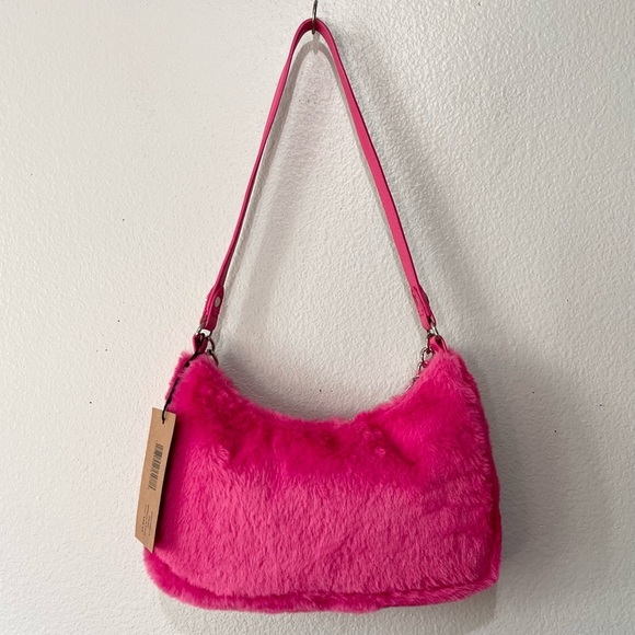 STEVE MADDEN- NWT Hot Pink Fur Shoulder Bag with Chain Detail - Picture 2 of 10